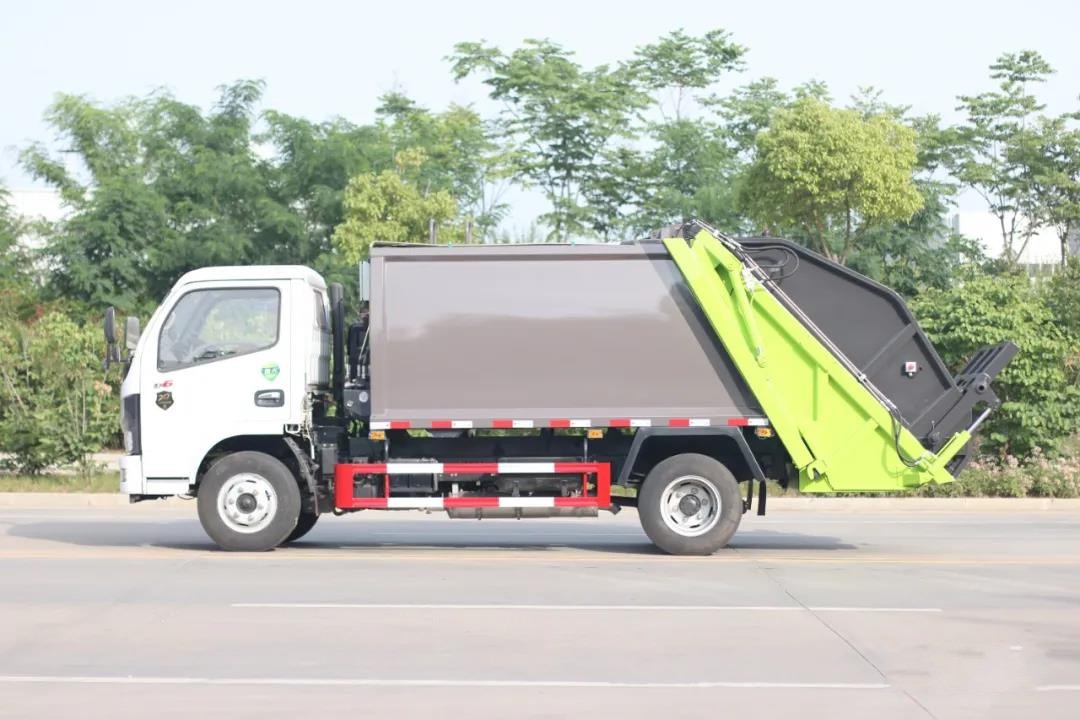 6方國(guó)六楚勝牌CSC5075ZYS6型壓縮式垃圾車(chē)廠(chǎng)家直銷(xiāo)138 8688 7089